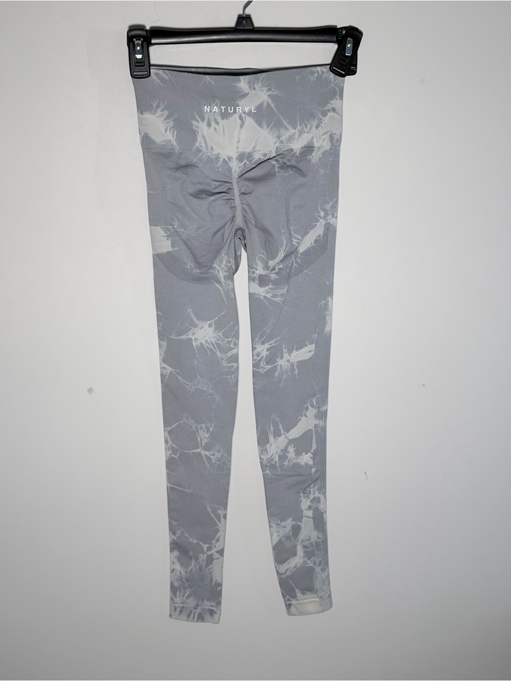Women's Naturyl Gray Tie-Dye High-Waist Leggings - Picture 5 of 7